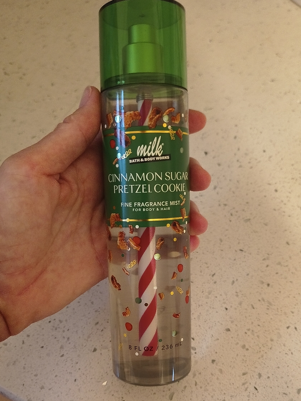 Bath & Body Works Collaboration Milk Cinnamon Sugar Pretzel Cookie Mist